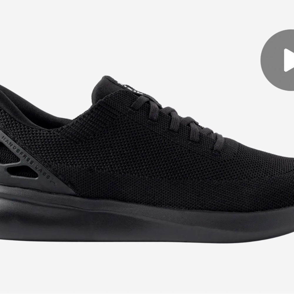 Kizik Athens in Black, Size 5Y, Brand New